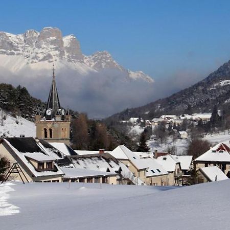 Petit Studio Mansarde 18 M2 Avec Navette Gratuit Aux Pistes De Ski Gresse-en-Vercors Ngoại thất bức ảnh